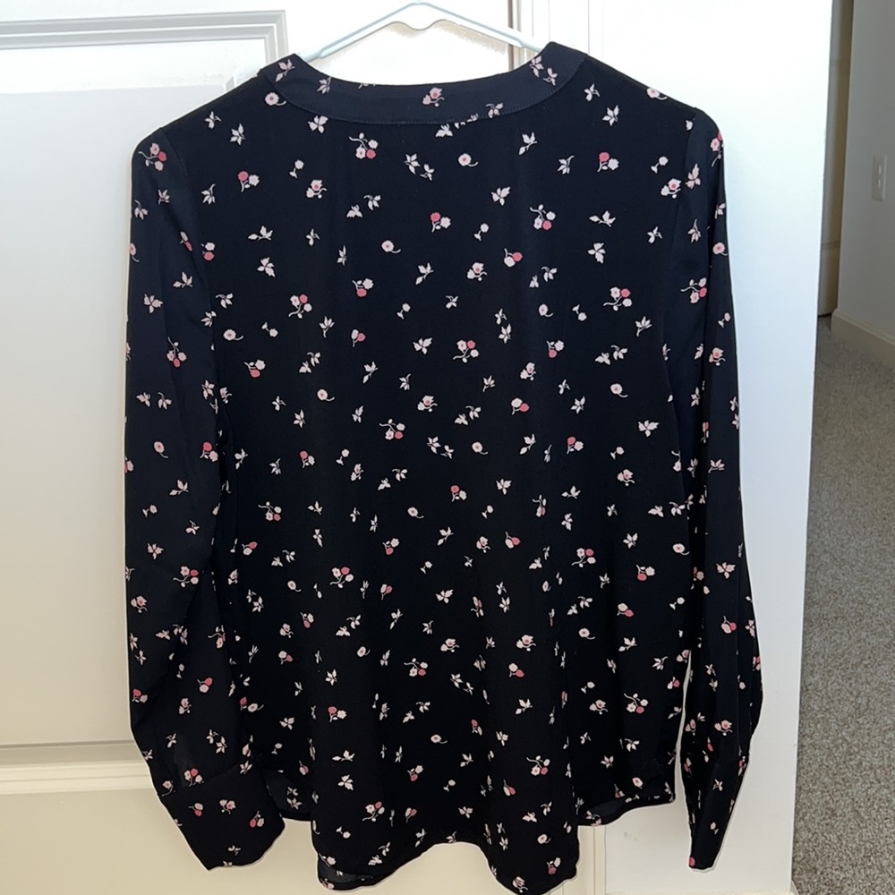 ANN TAYLOR FLORAL TOP - Picture 2 of 5